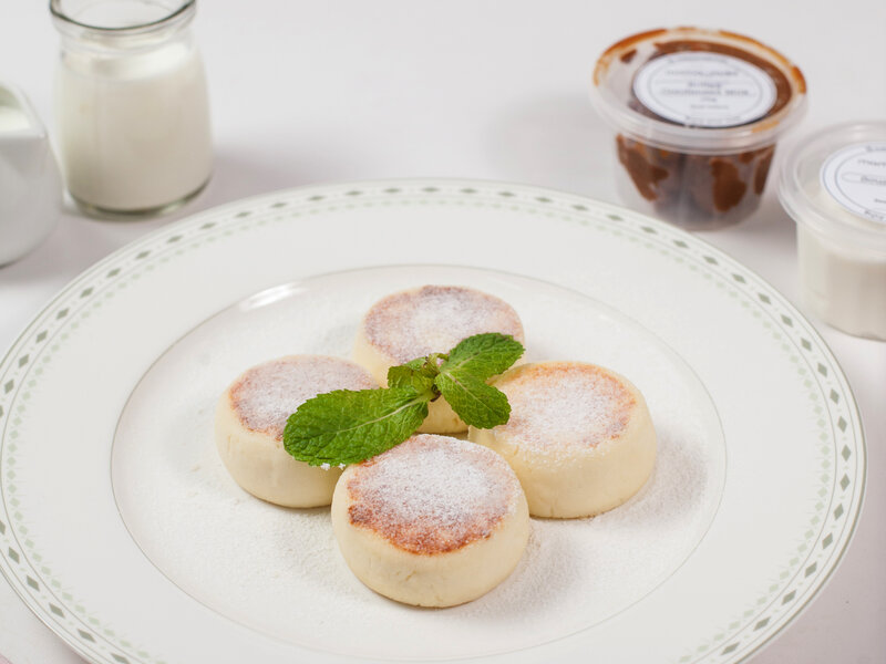 Classic syrniki cottage cheese pancakes from MamaRada